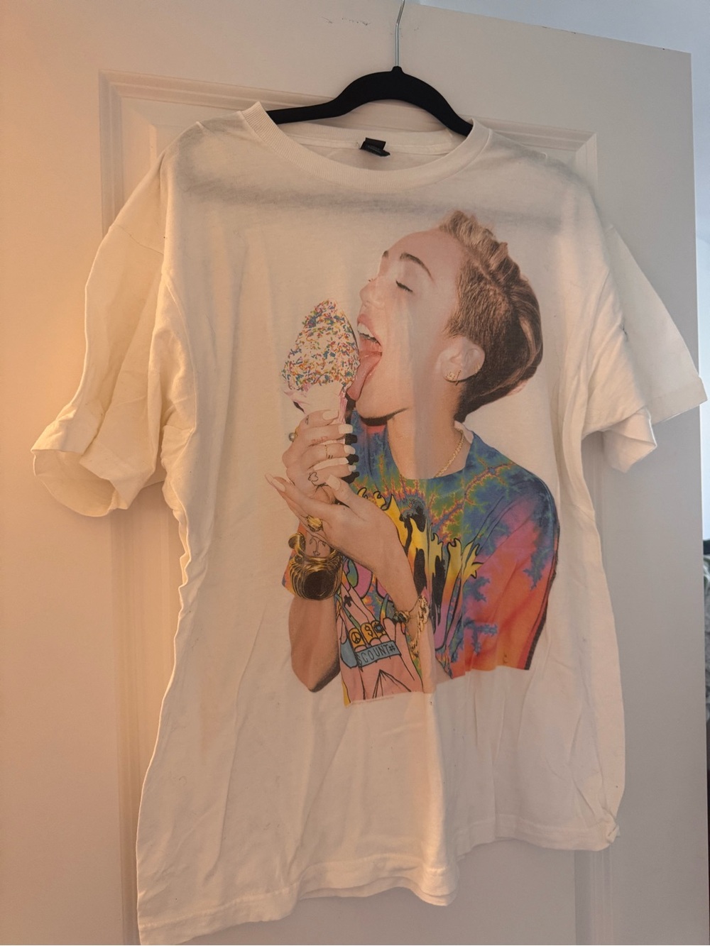 Miley Cyrus Bangerz Tour T-Shirt in XL